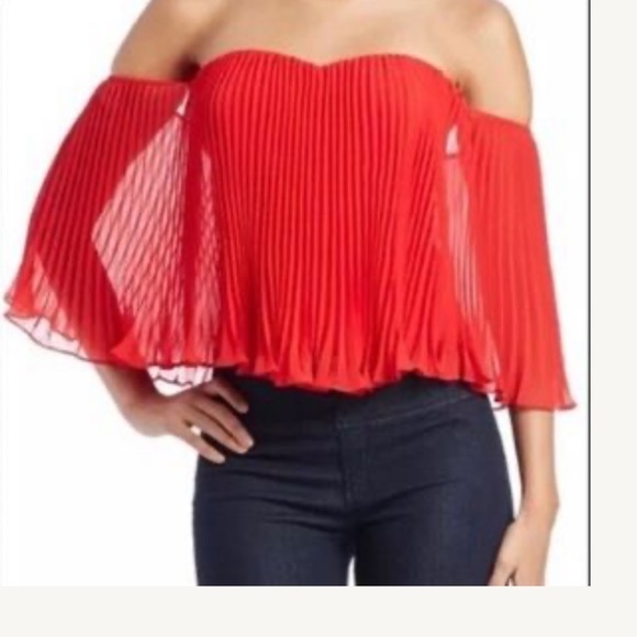 Guess pleated off the shoulder red top going out dressy - Picture 3 of 7